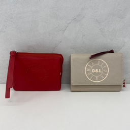 Imagen representativa de las carteras de la marca Devota & Lomba
