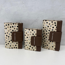 Imagen representativa de las carteras de la marca Paola Dominguín